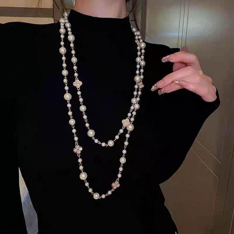 Collen – Stilvolle Halskette in Gold mit Perle