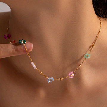 Karylle – Halskette mit kleinen bunten Blumen