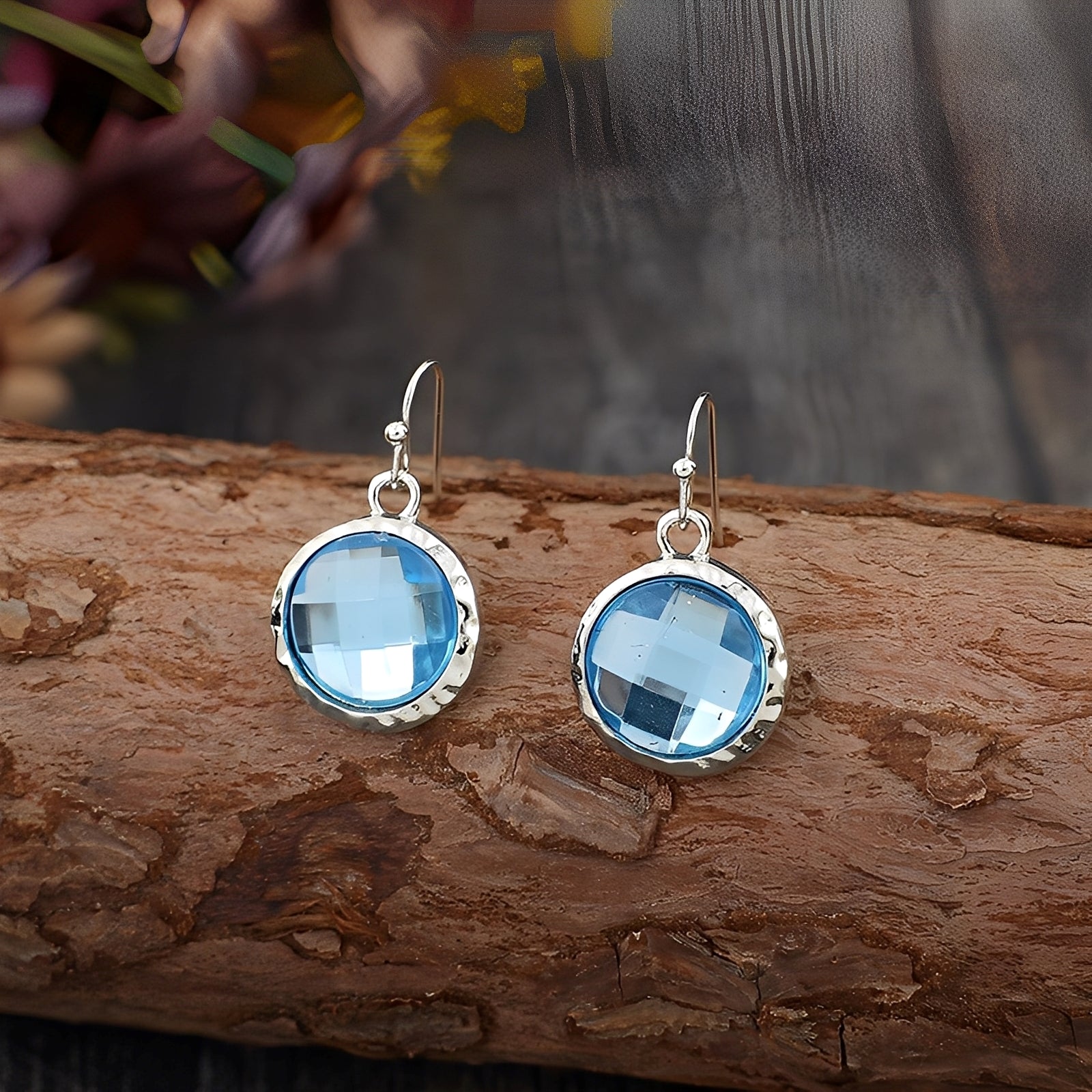 Azura – Ohrringe mit blauen Kristallen im Vintage-Stil