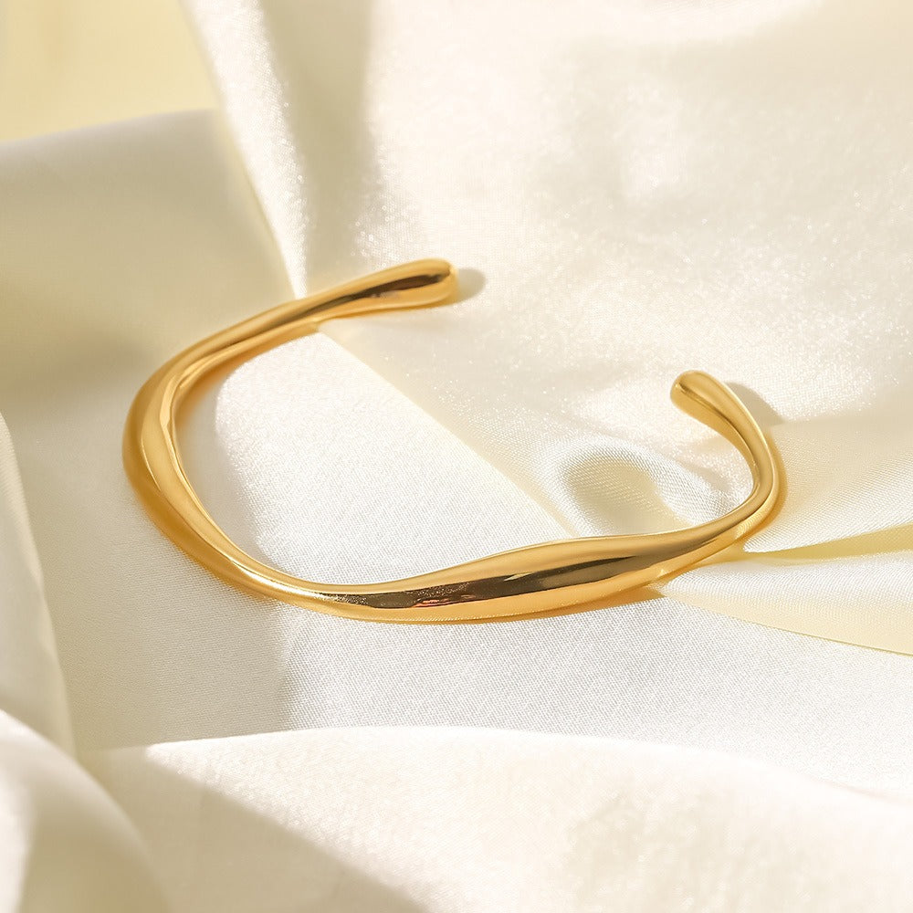 Gayle – Stilvolles Möbius Armband