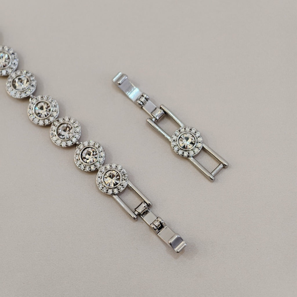 Victoria – Kette und Armband mit schimmerndem Rundknopf