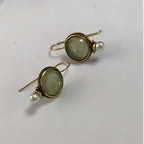 Nolwenn – Vintage-Ohrringe mit Perle und Emerald