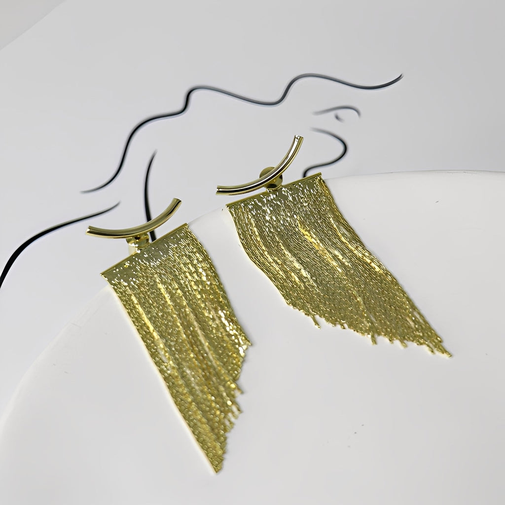 Claire – Vintage-Ohrringe aus Gold im Vorhangstil