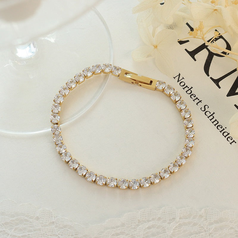 Zirea – Armbandkette mit funkelnden Details