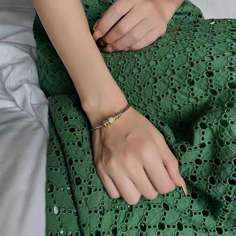 Amalia – Anpassbares Armband mit Goldenen Charms