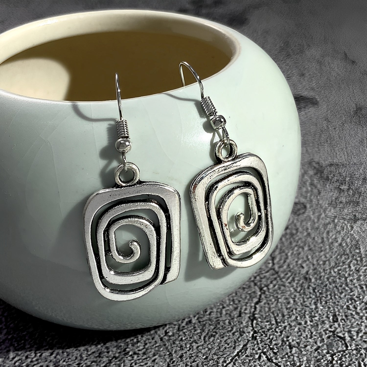 Kaia – Ohrringe im Boho-Stil in Silber mit Spiralform
