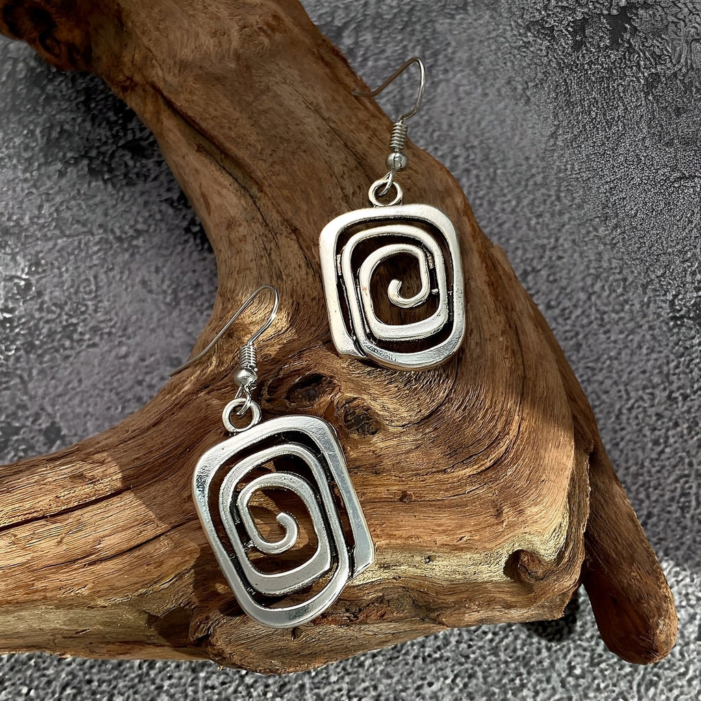 Kaia – Ohrringe im Boho-Stil in Silber mit Spiralform