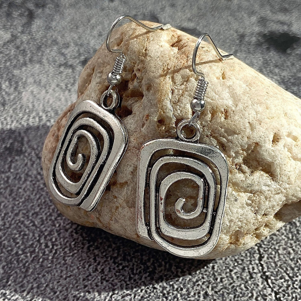 Eva – Spiral-Ohrringe im Retro-Stil in Silber