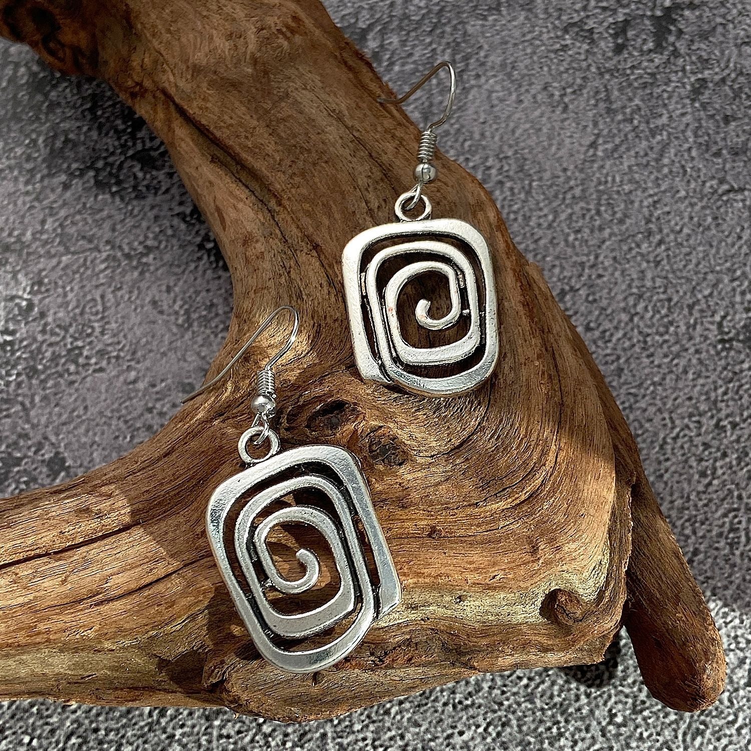 Eva – Spiral-Ohrringe im Retro-Stil in Silber