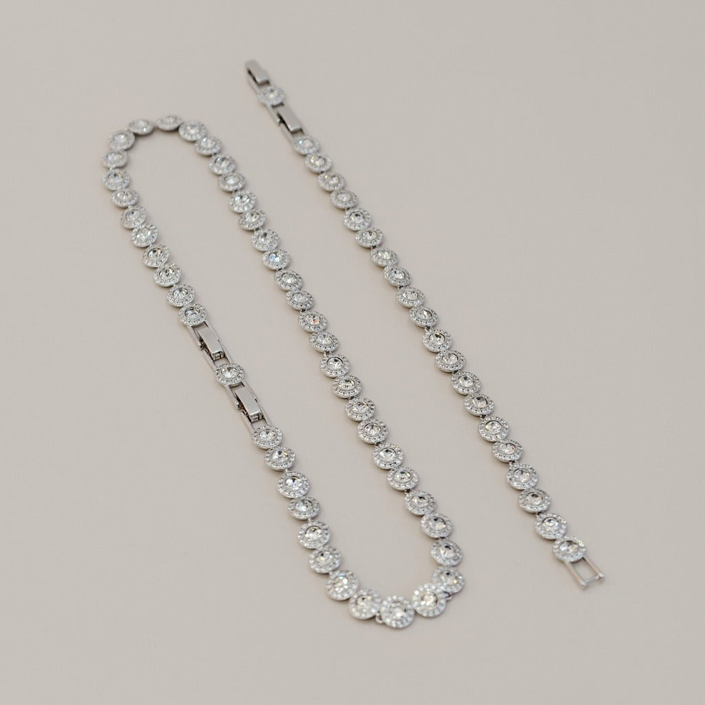 Victoria – Kette und Armband mit schimmerndem Rundknopf
