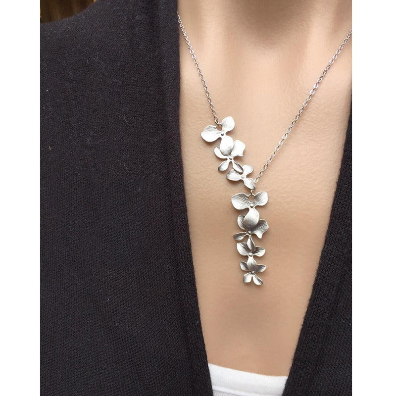 Flora – Halskette Blume Silber im Vintage-Look