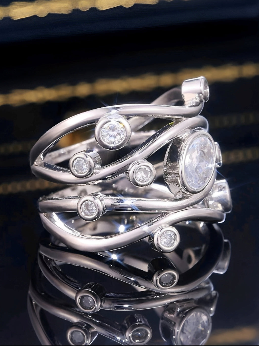 Inara – Vintage-Ring aus Silber mit Unregelmäßiger Zirkonia