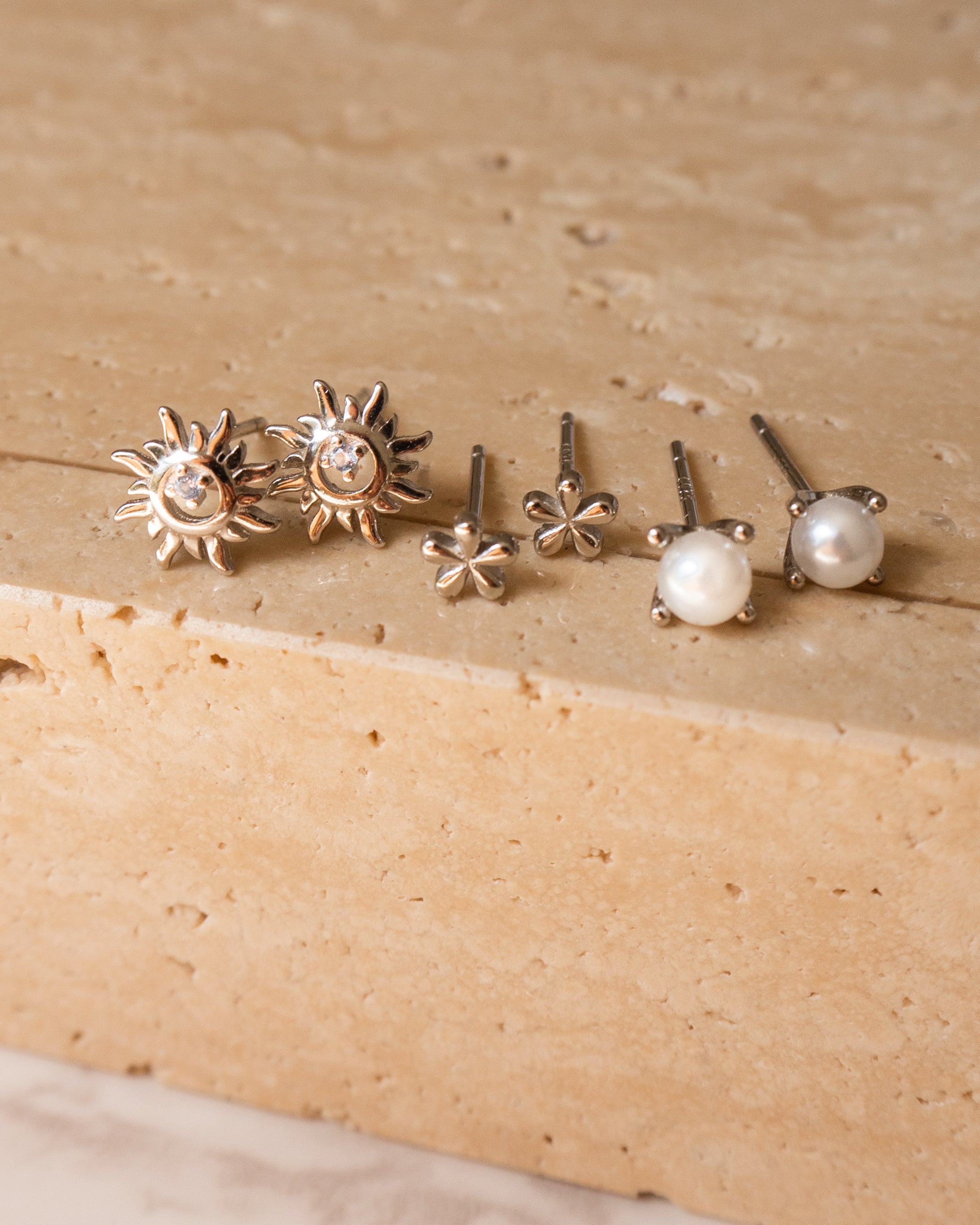 Mini Blumen Ohrstecker aus Sterling Silber