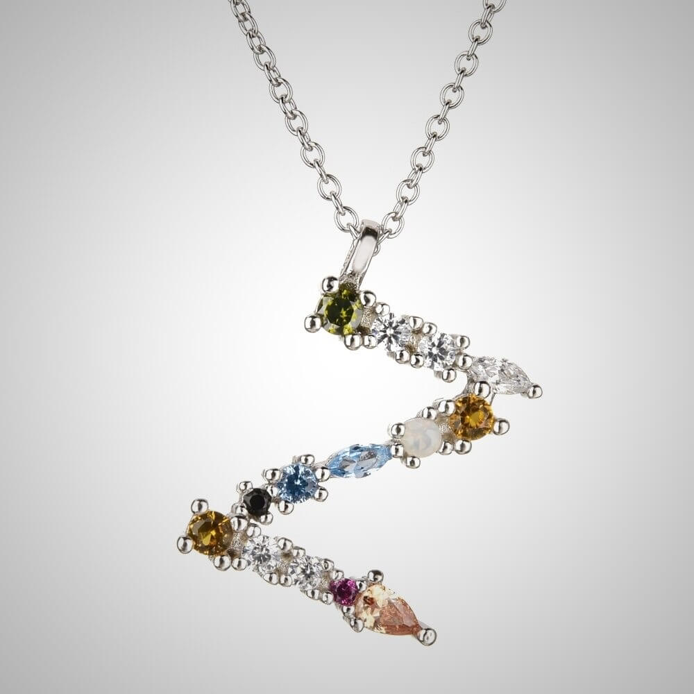 Nerina – Schmuck mit glänzender Initiale