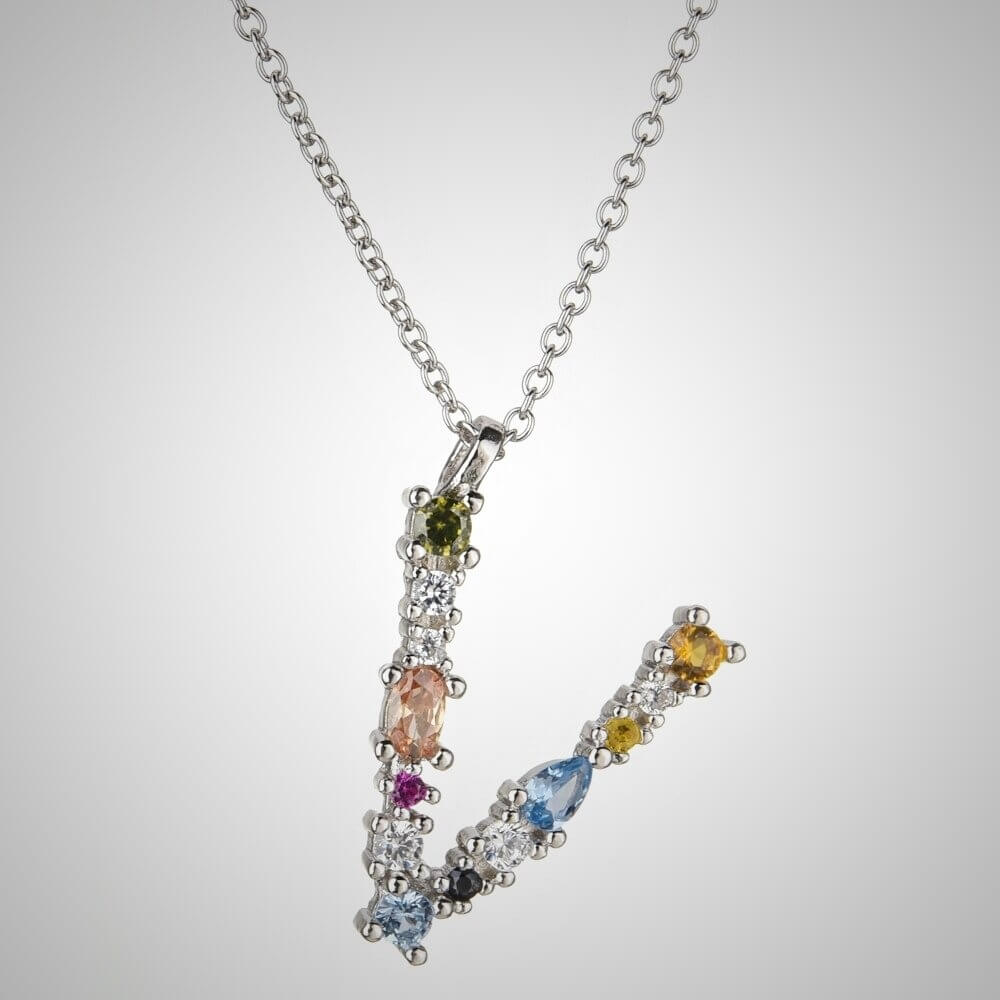 Nerina – Schmuck mit glänzender Initiale