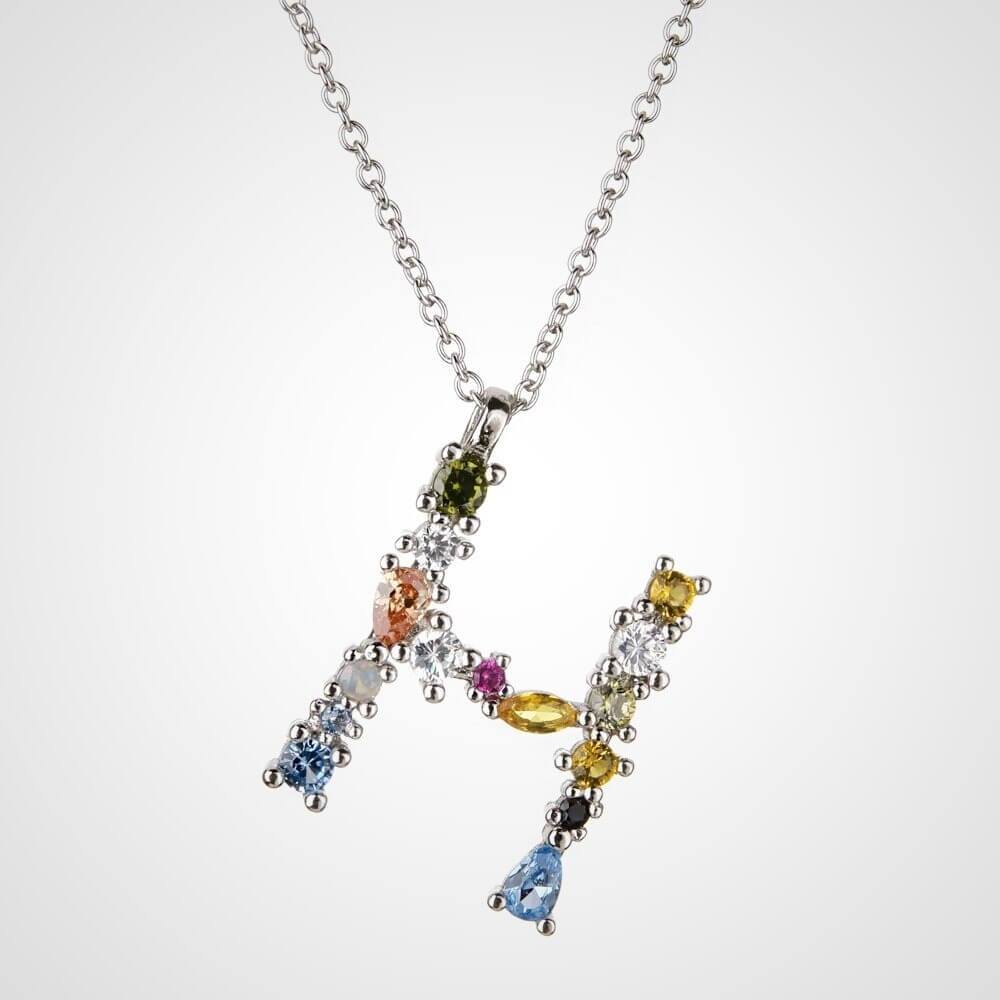 Nerina – Schmuck mit glänzender Initiale