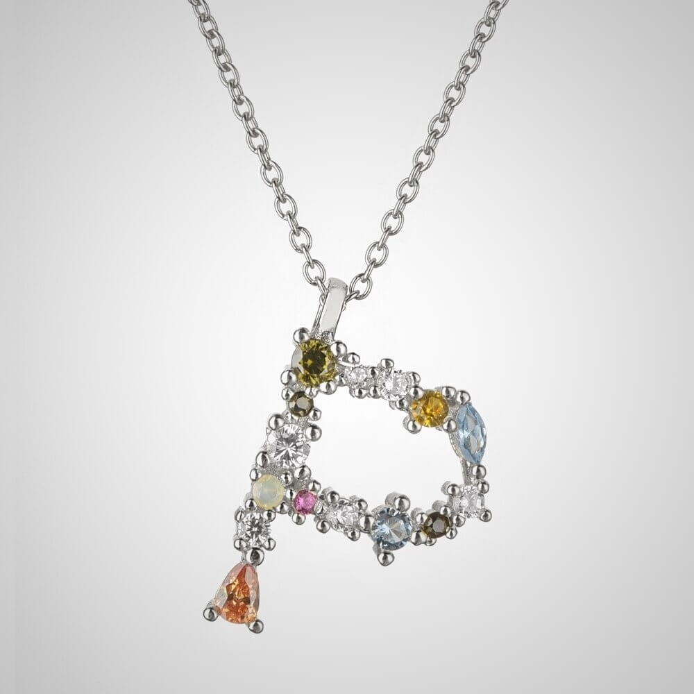 Nerina – Schmuck mit glänzender Initiale