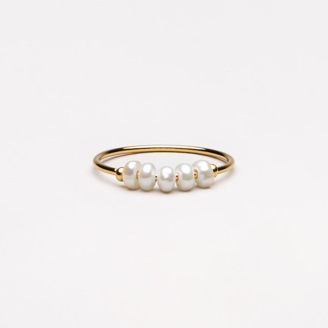 Lina – Filigraner Ring mit feinen runden Akzenten