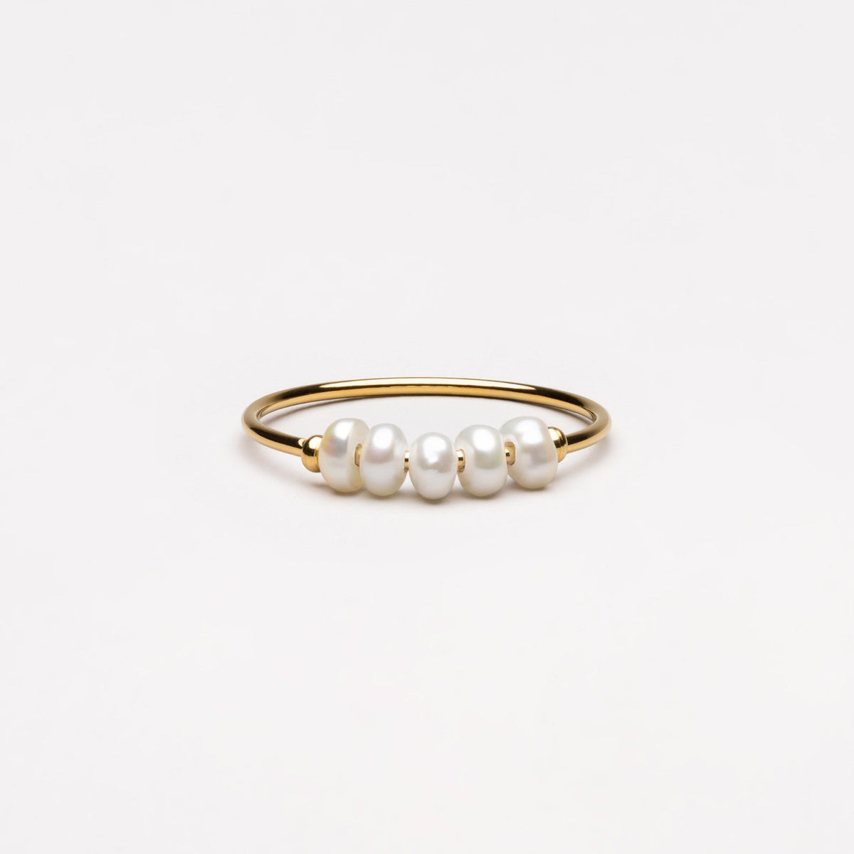Lina – Filigraner Ring mit feinen runden Akzenten
