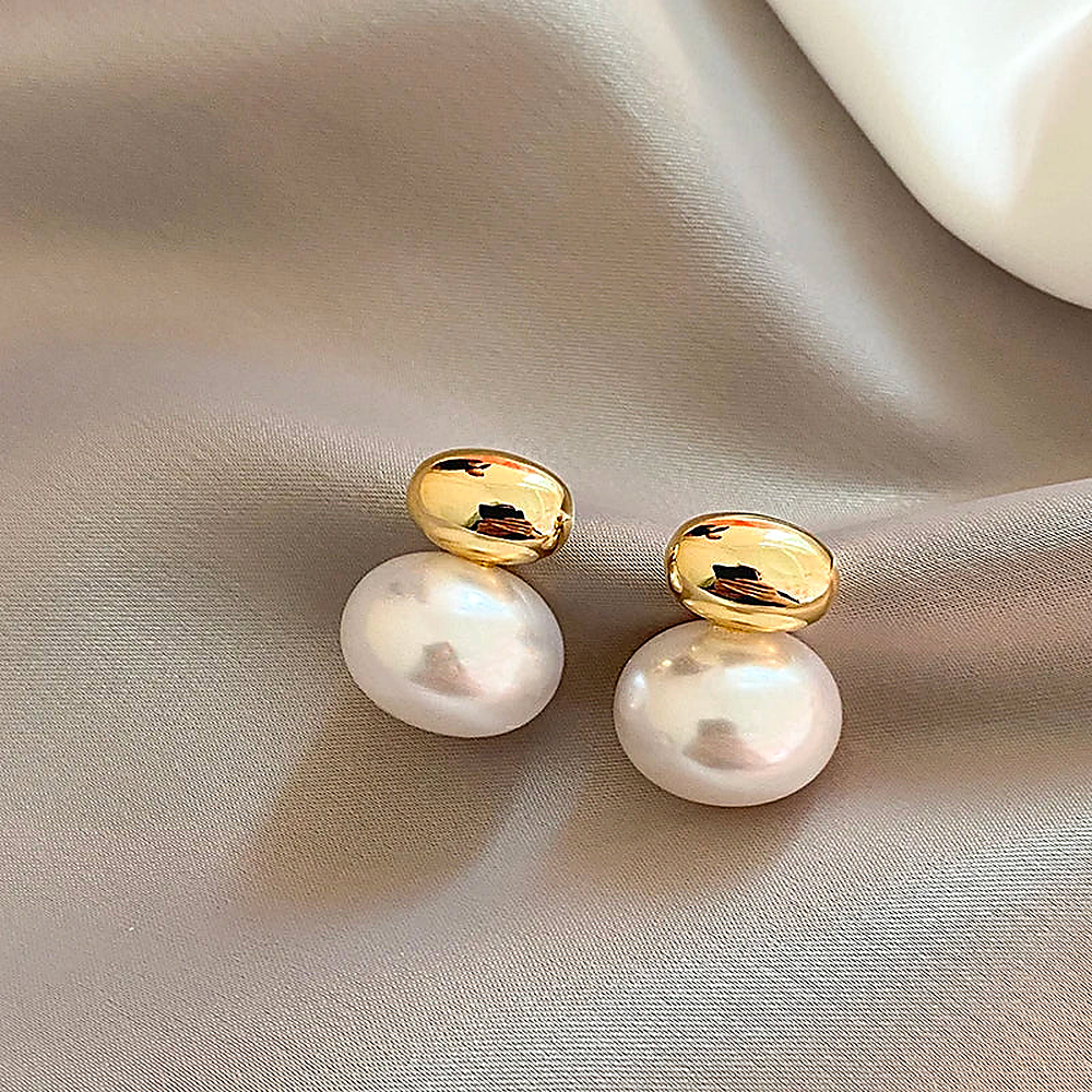Damen Ohrstecker mit ovalem Perlendetail und zweigeteiltem Design