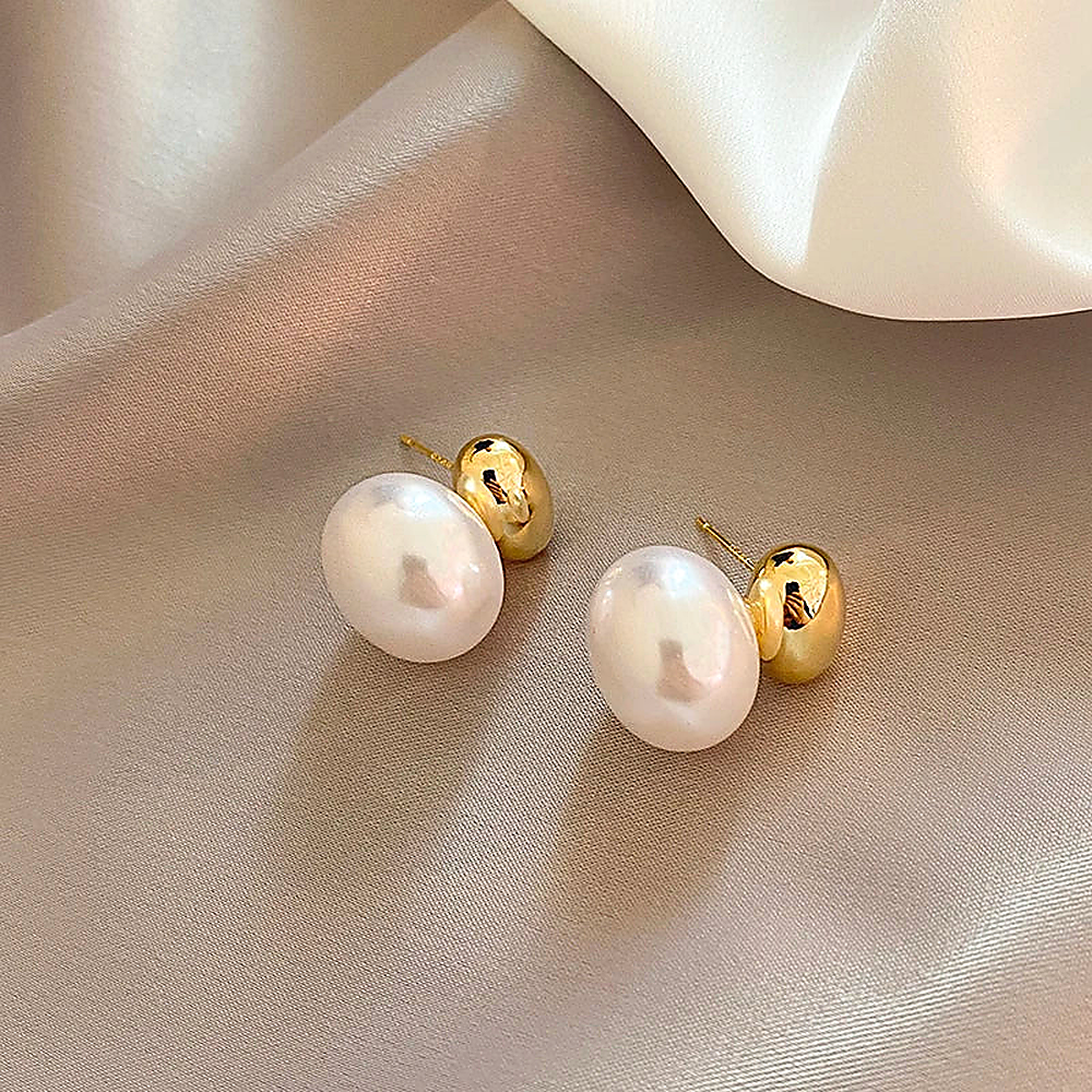 Damen Ohrstecker mit ovalem Perlendetail und zweigeteiltem Design