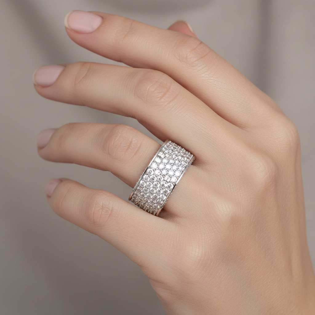 Tally – Ring mit eingefasstem Detail