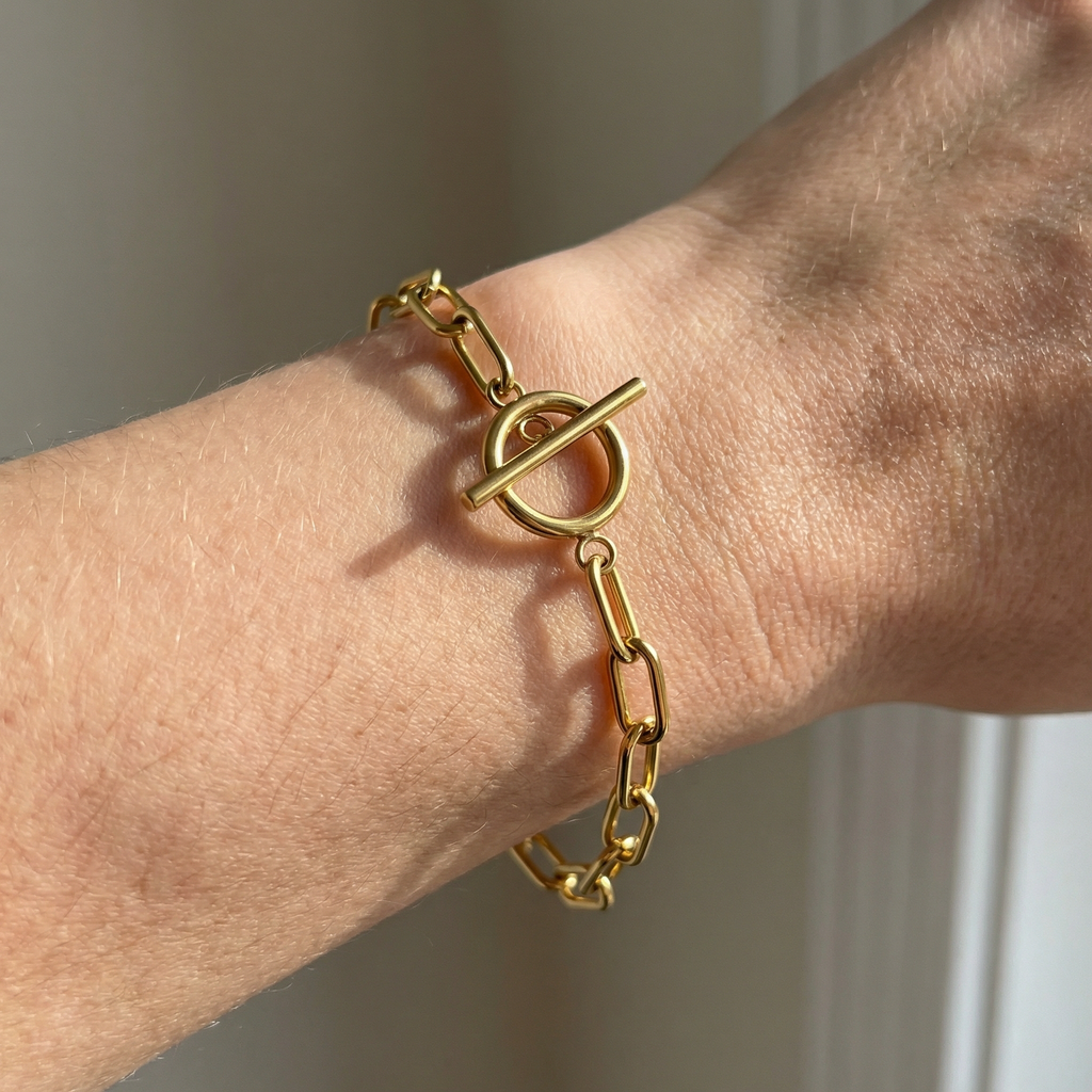 Millie – T-Bar-Armband mit rechteckigen Elementen in Gold
