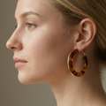 Oreilia – Creolen Ohrringe im Schildpatt-Look