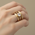 Jaira – Vintage-Ring aus Gelbgold mit integriertem Mondstein