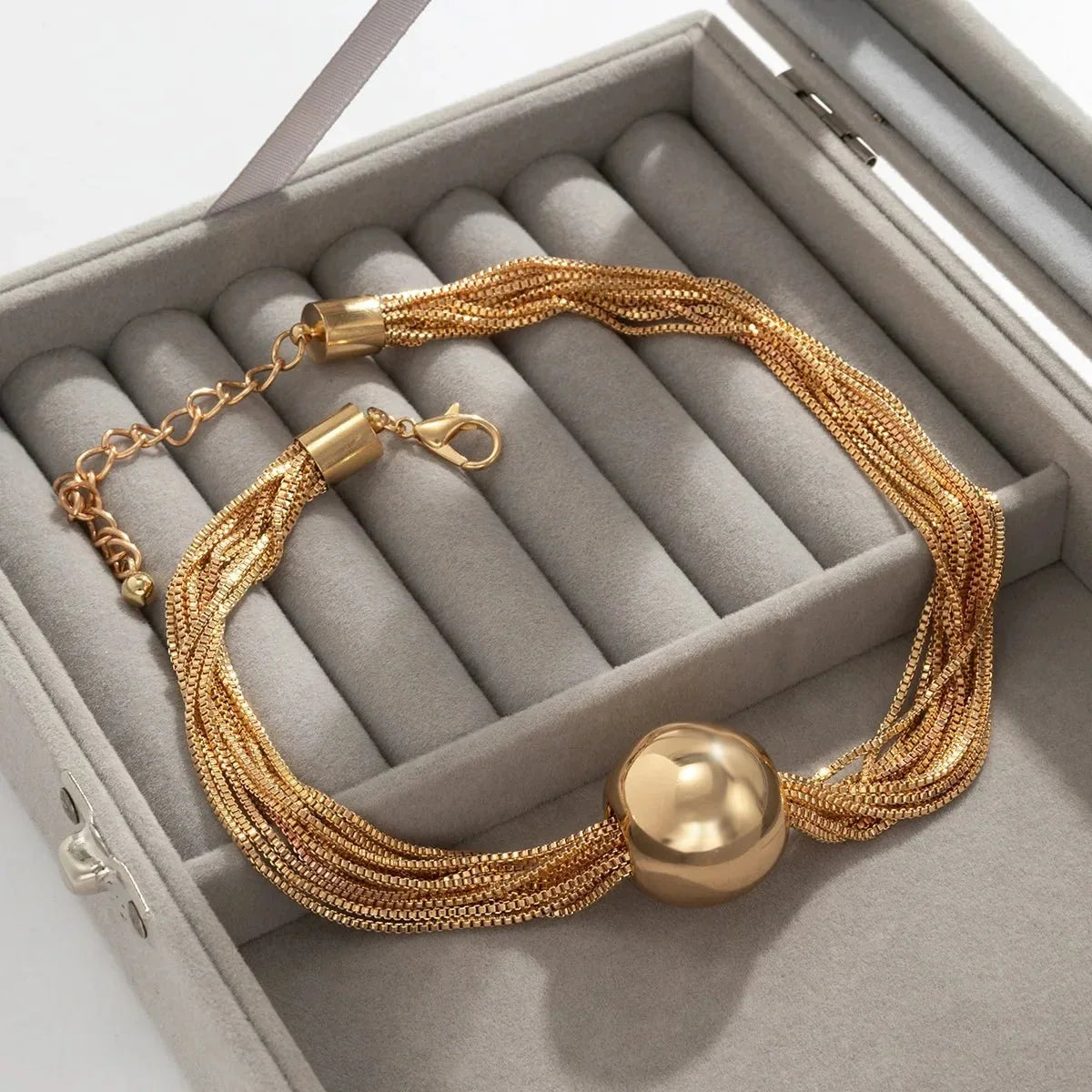 Damen 2-teiliges Halsketten- und Armband-Set mit geschichtetem Kettendesign und Kugel-Detail