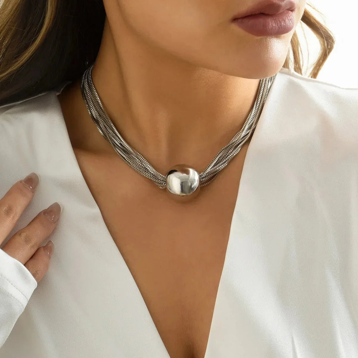 Damen 2-teiliges Halsketten- und Armband-Set mit geschichtetem Kettendesign und Kugel-Detail