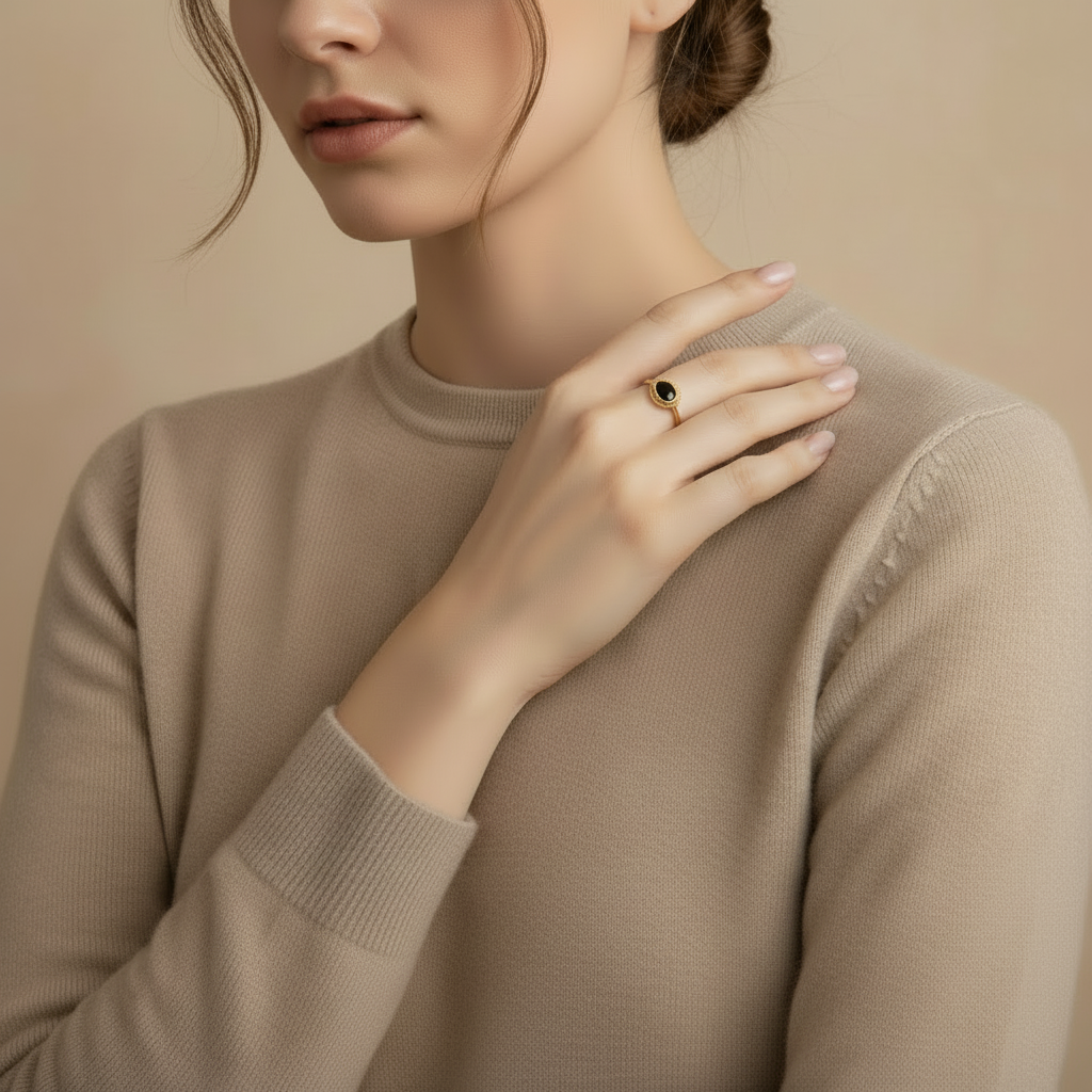 Goldring mit Schwarzem Oval