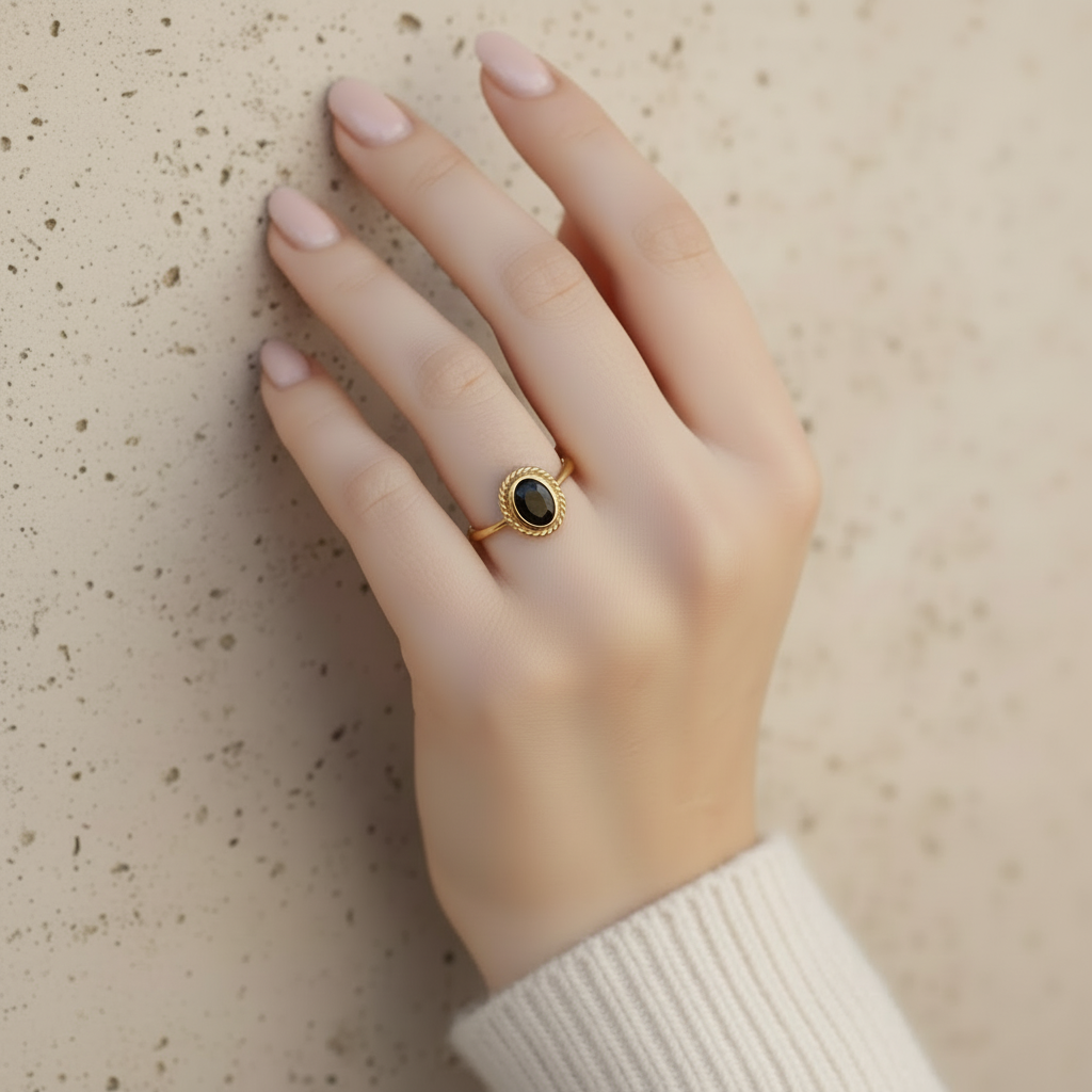Goldring mit Schwarzem Oval