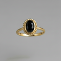 Goldring mit Schwarzem Oval