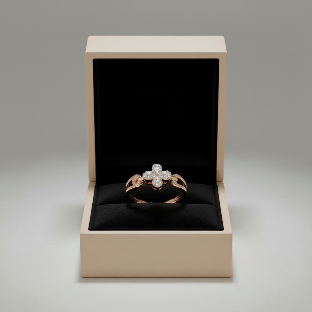 Goldring mit Kristallklee