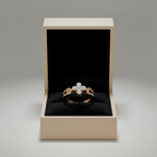 Goldring mit Kristallklee