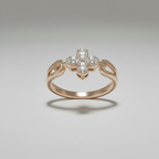 Goldring mit Kristallklee