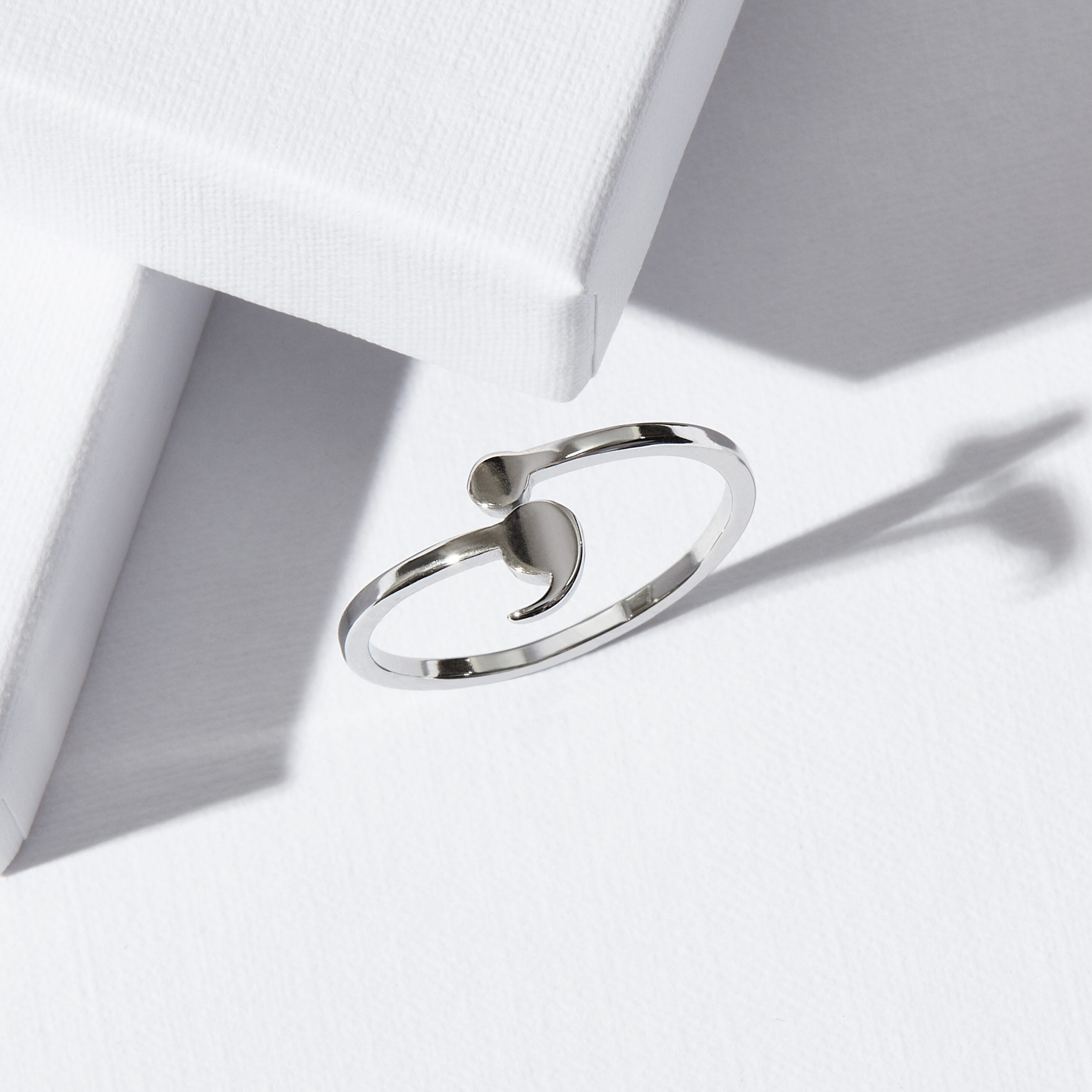 Schlanker Semikolon-Ring - Stärke-Ring