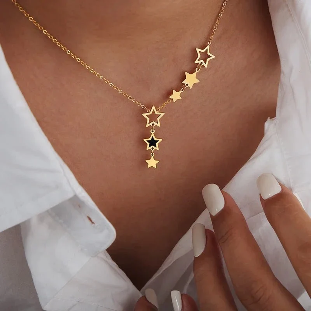 Damen Stern-Halskette mit verschiedenen Anhängern und asymmetrischem Sterndesign