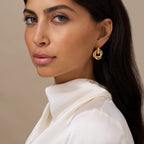 Rania – Goldene Ohrringe mit Verschlungenem Design