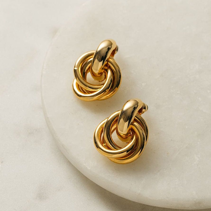 Rania – Goldene Ohrringe mit Verschlungenem Design