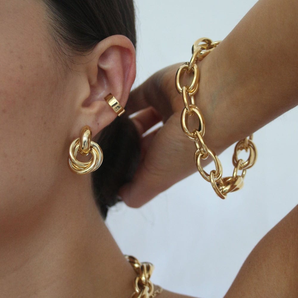 Rania – Goldene Ohrringe mit Verschlungenem Design