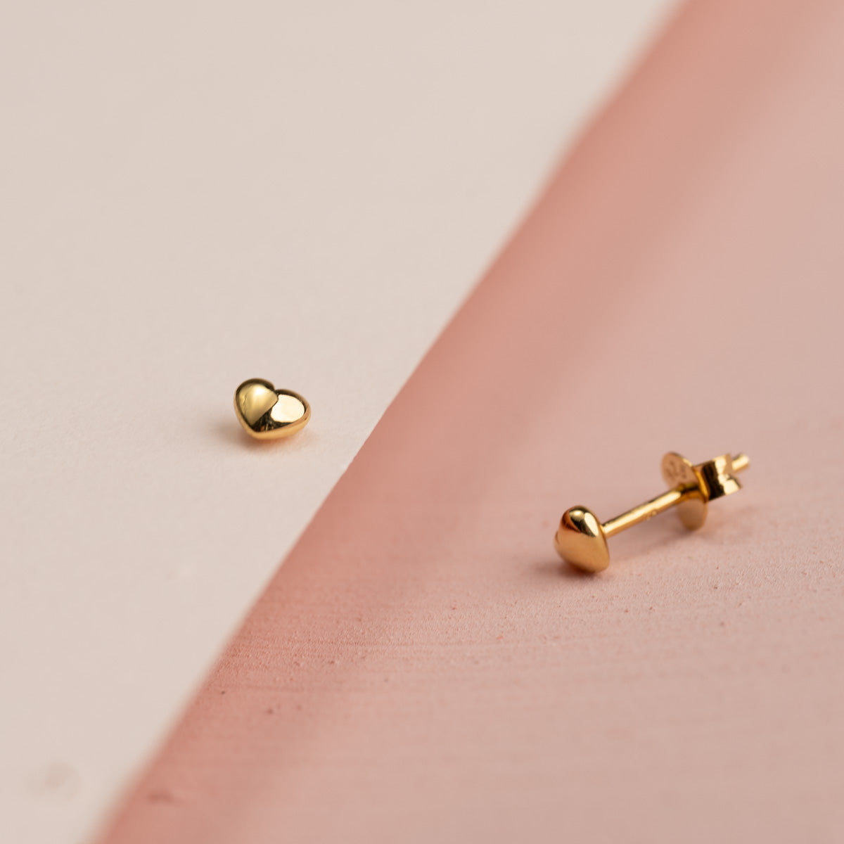 Eman - Herz Ohrstecker in Gold