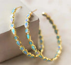 Lichtvolle Raffinesse - Blaue Opal Goldene Ohrhängern